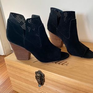 Women’s open toe booties size 9M